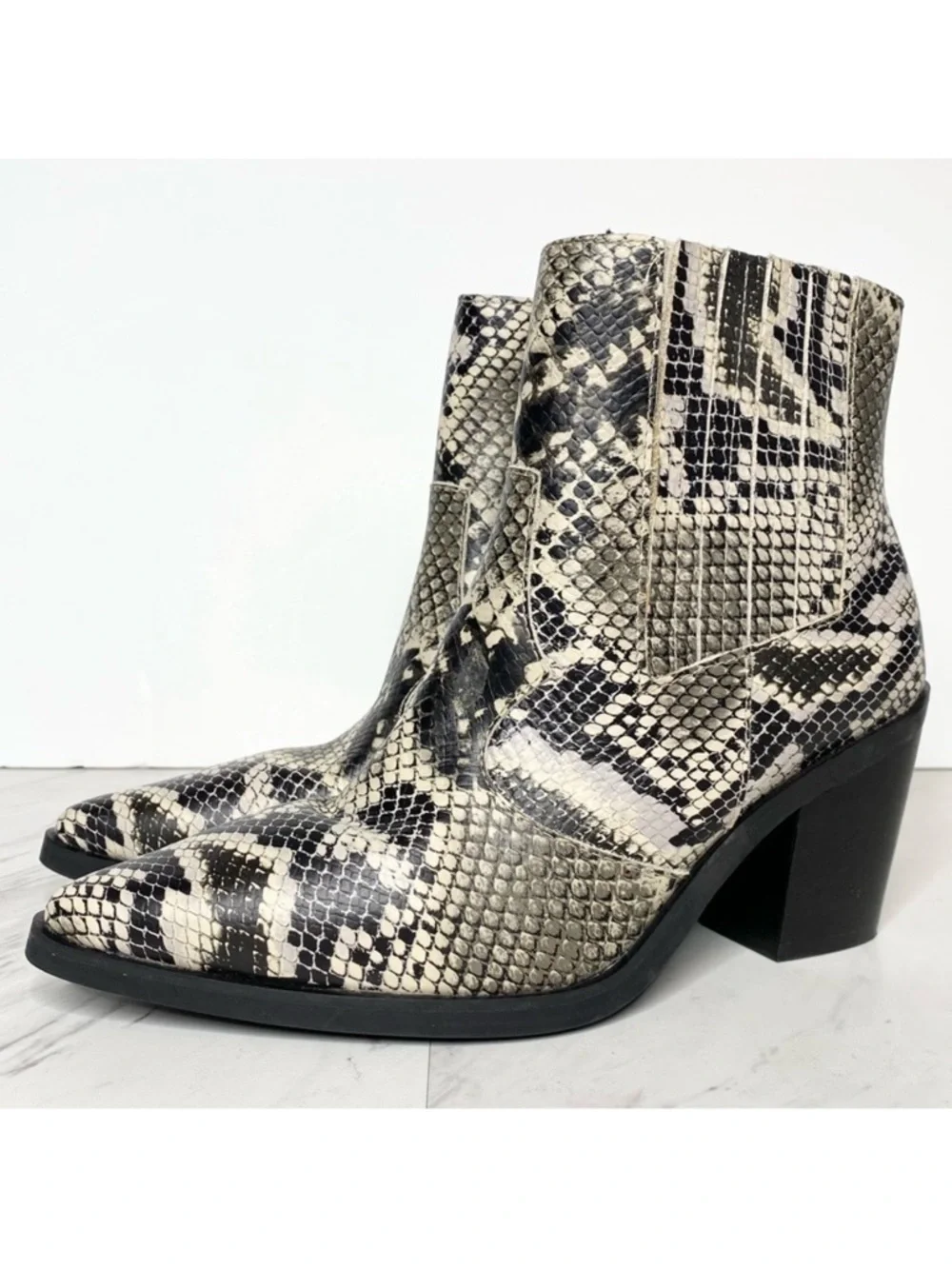 Blondo Que Snakeskin Leather Bootie 7M